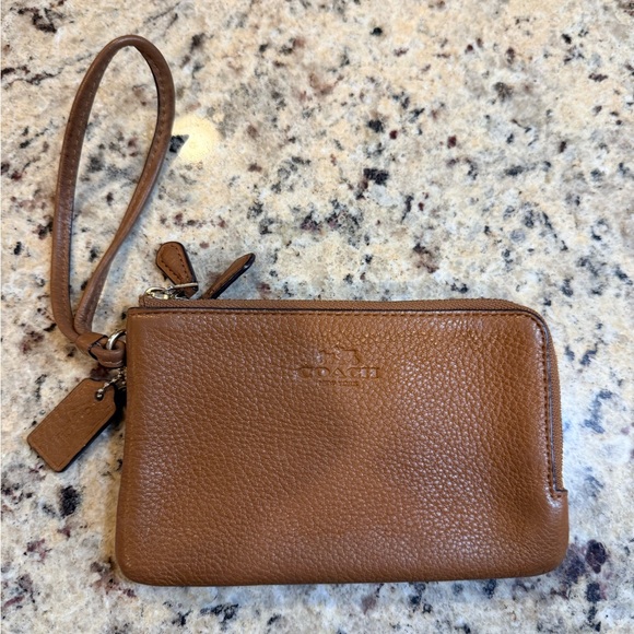 Coach Handbags - Coach Carmel Tan Leather Wristlet